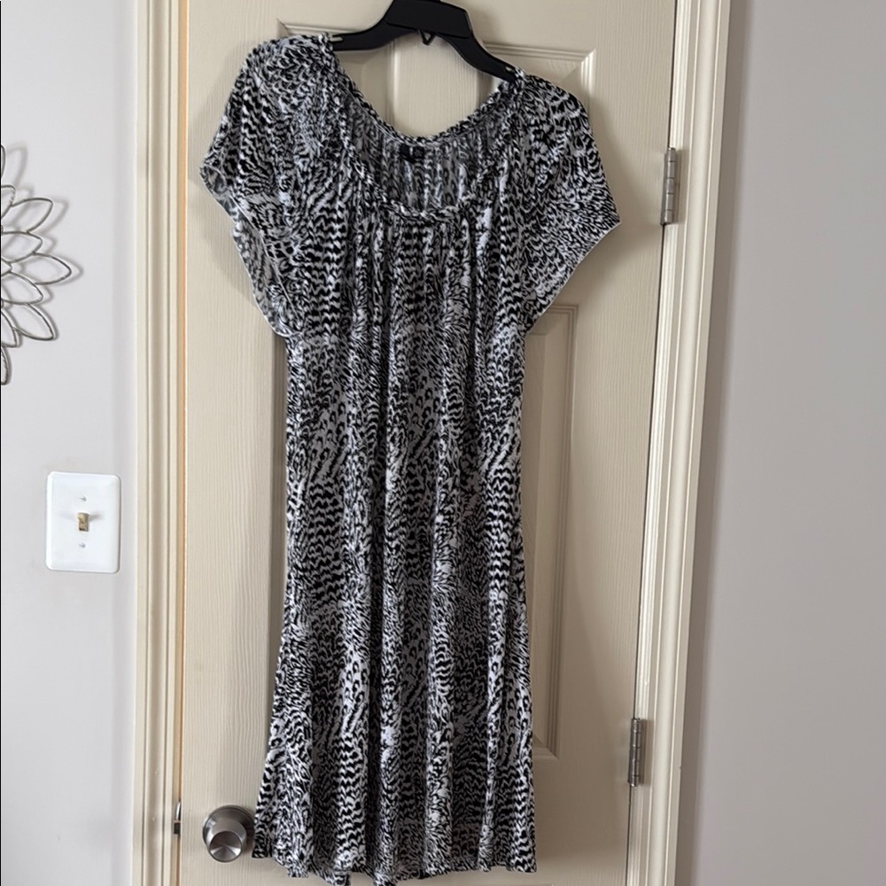 Essentials by Milano Black and White Flutter Sleeve Midi Dress